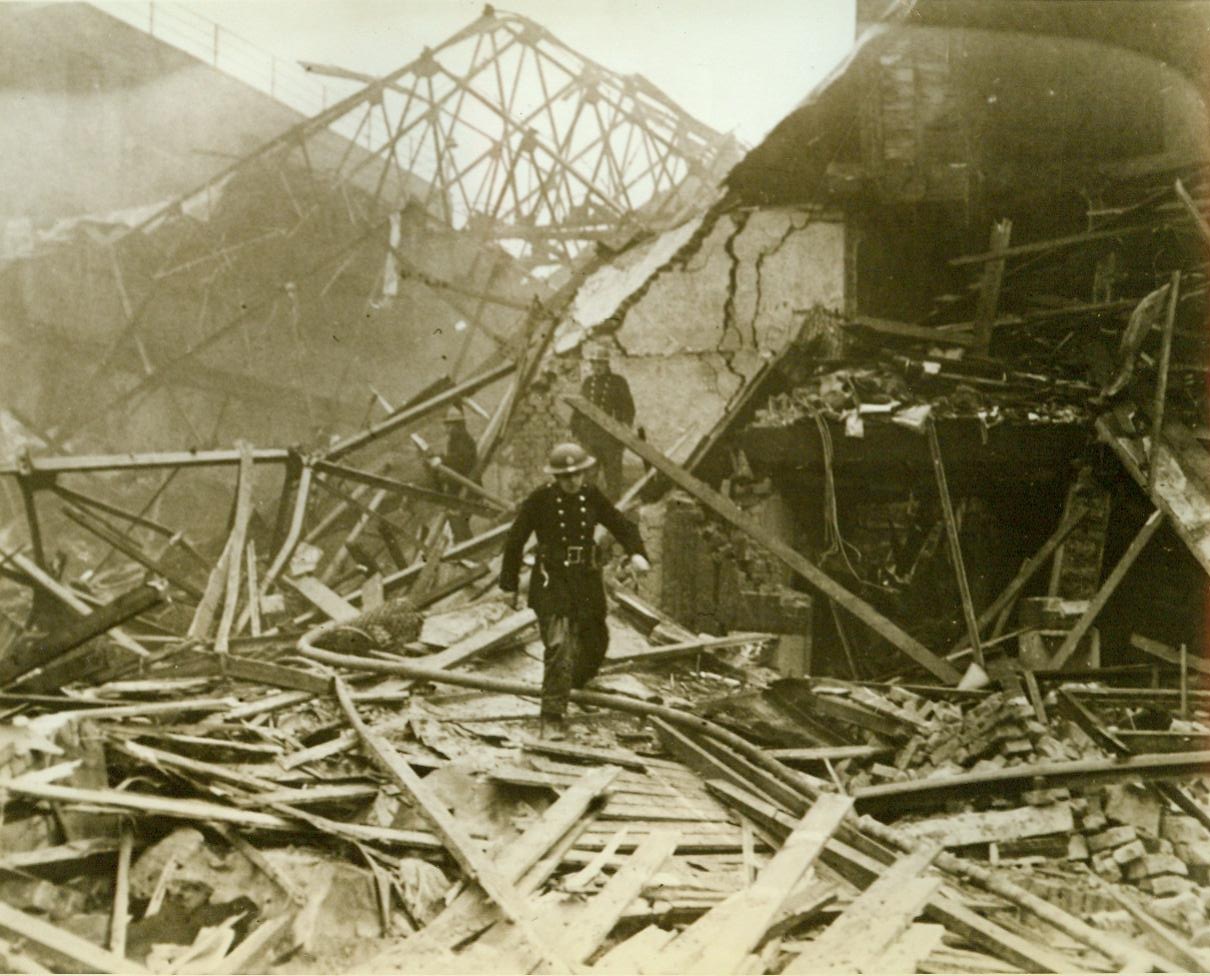 Workers’ Defense, 1/26/1943. Stalingrad, U.S.S.R.—Members of a workers’ battalion defend their plant in Stalingrad. Latest dispatches from Moscow indicate that Red Army forces on the Voronezh front have thrown back enemy troops and are now in complete possession of Voronezh.;